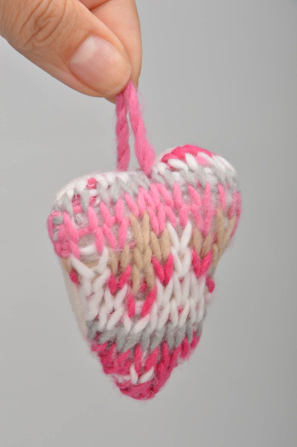 Интерьерная подвеска сердце вязаное розовое на стену красивое ручной работы фото 3