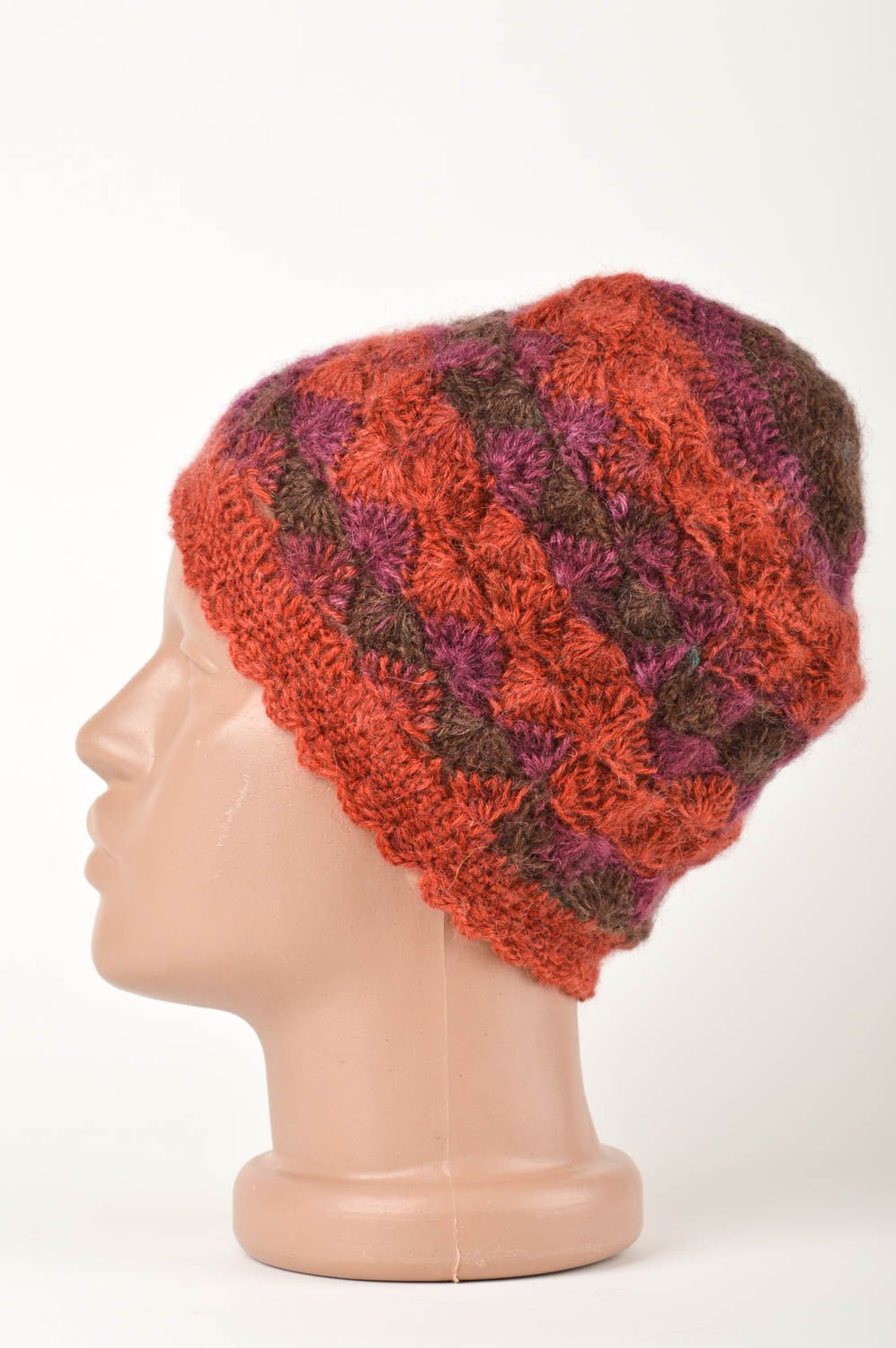 Cappello di lana fatto a mano lavorato all'uncinetto abbigliamento da donna  foto 3