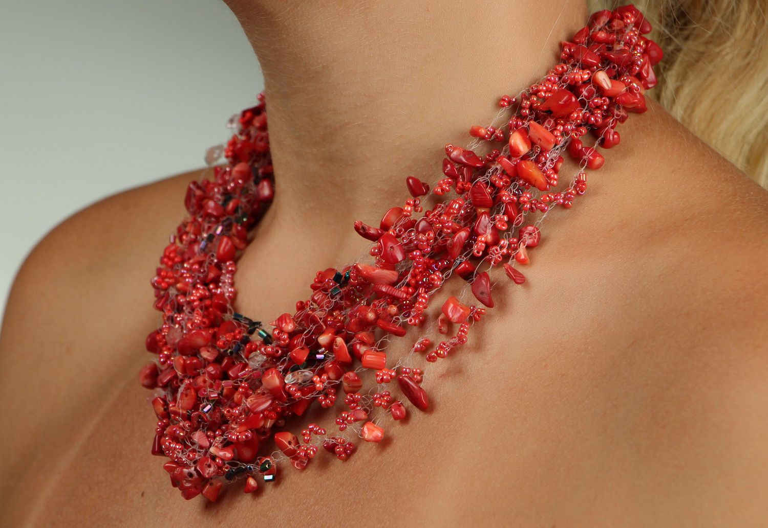 Necklace made of beads and coral photo 5