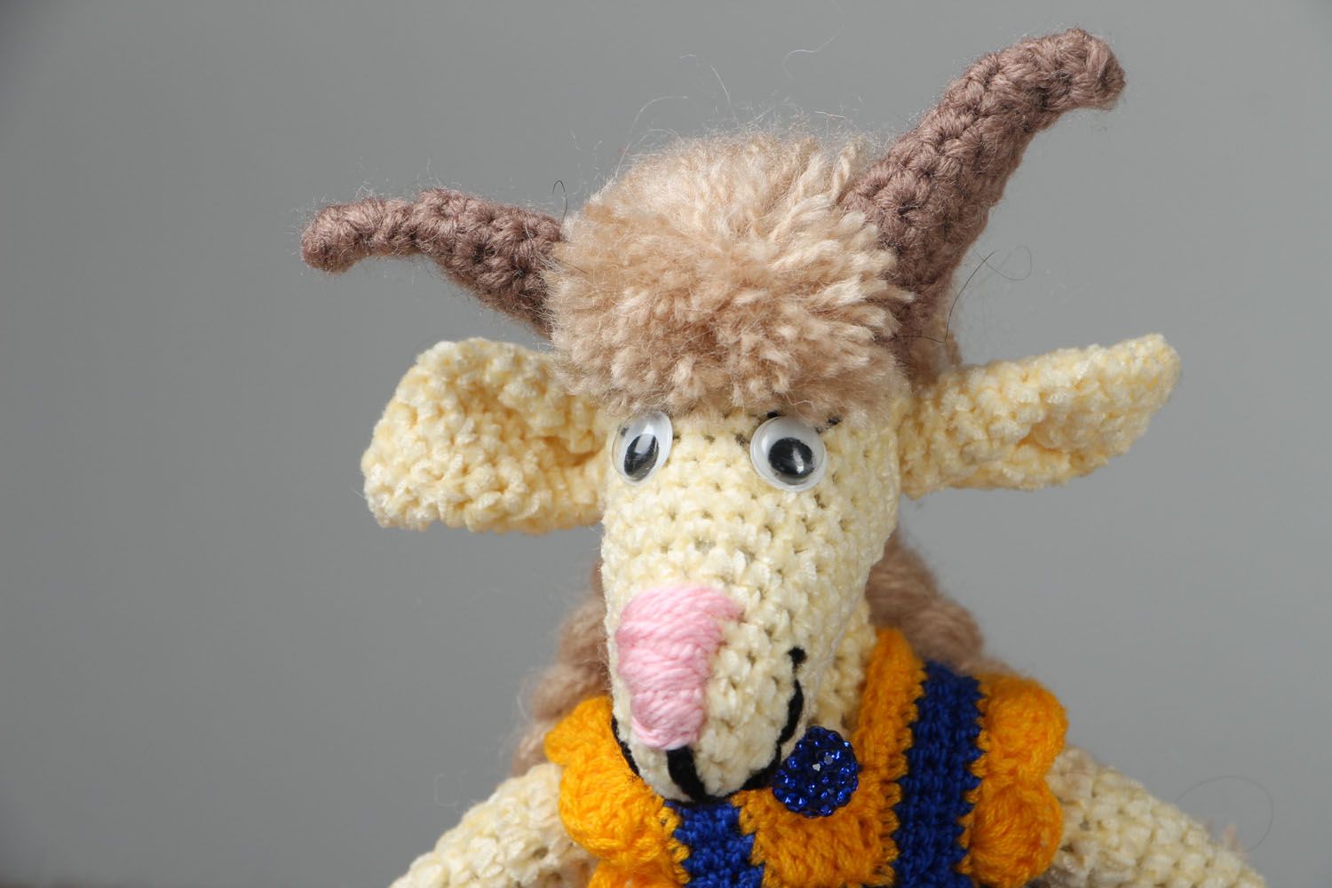 Poupée tricotée chèvre faite main photo 4