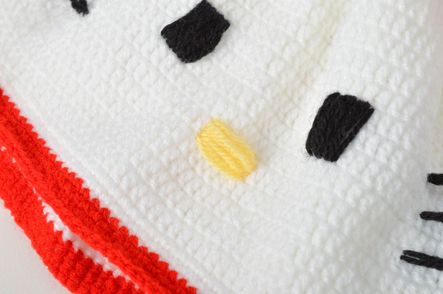 Bonnet tricot fait main Chapeau au crochet Vêtement chat petit blanc pour enfant photo 3