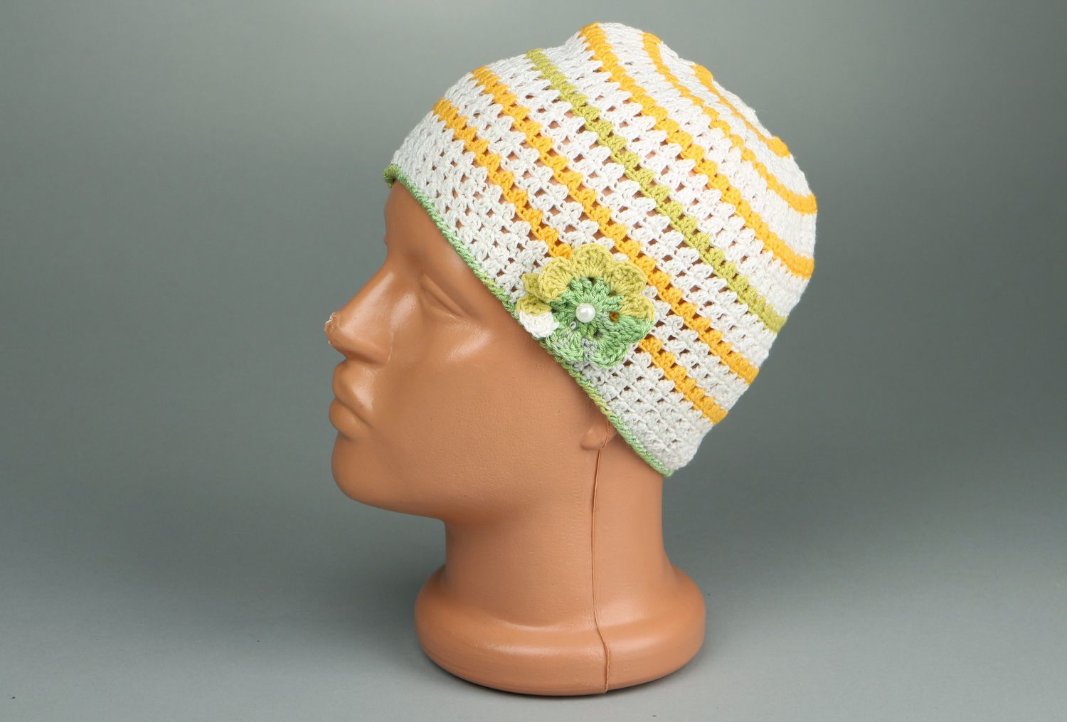 Hat made of acrylic and cotton threads photo 3