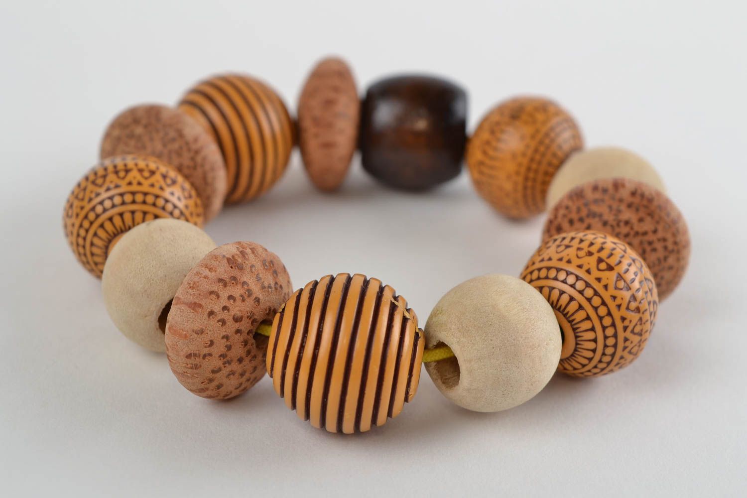 Bracelet de perles en bois fait main bijou original accessoire pour femme photo 6
