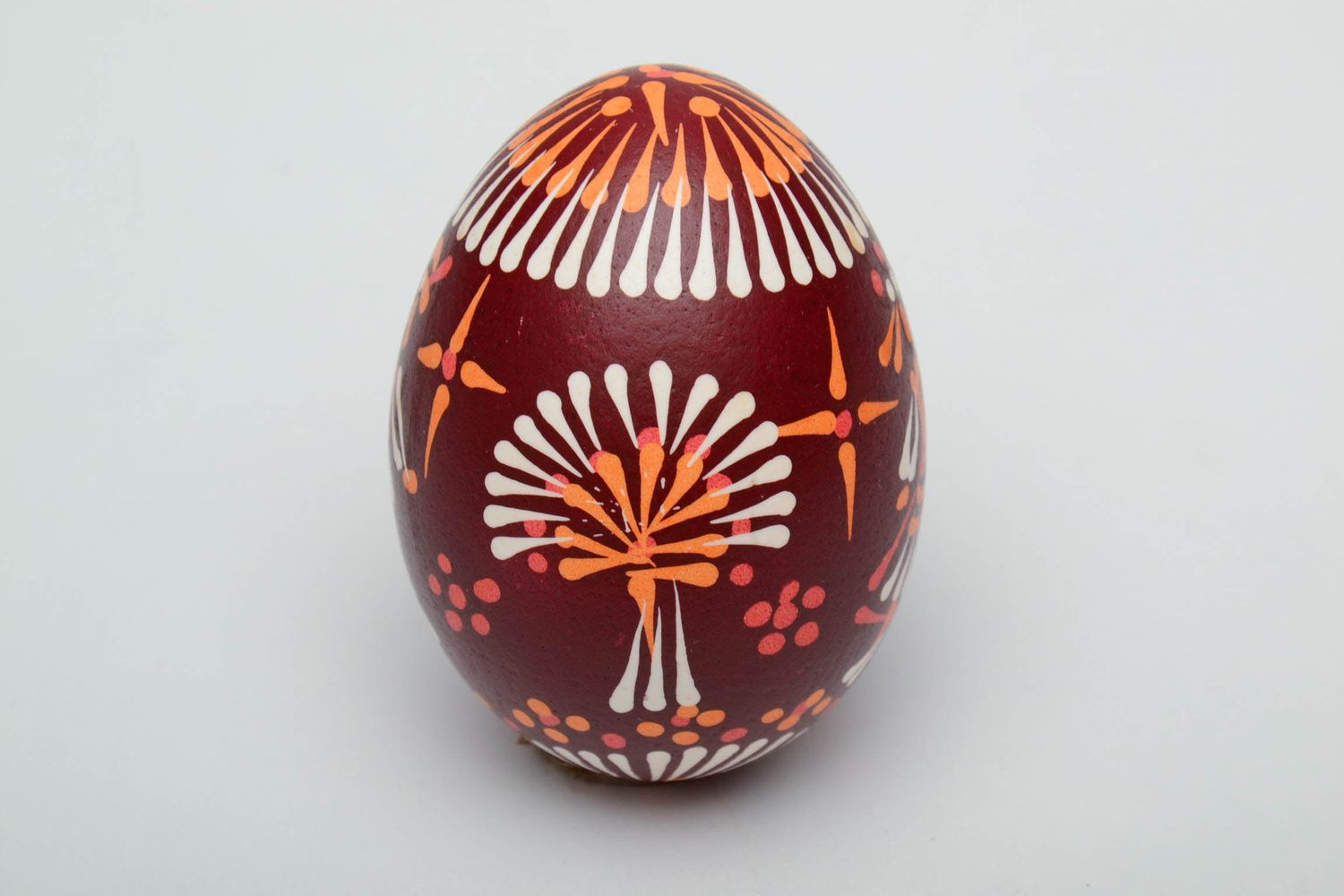 Handmade pysanka of red color with Lemkiv painting photo 2