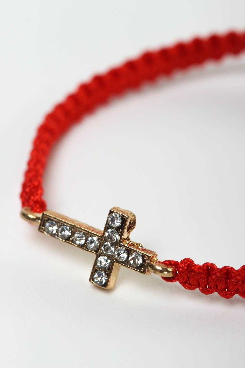 Браслет с крестом ручной работы красный браслет от сглаза женский браслет фото 1