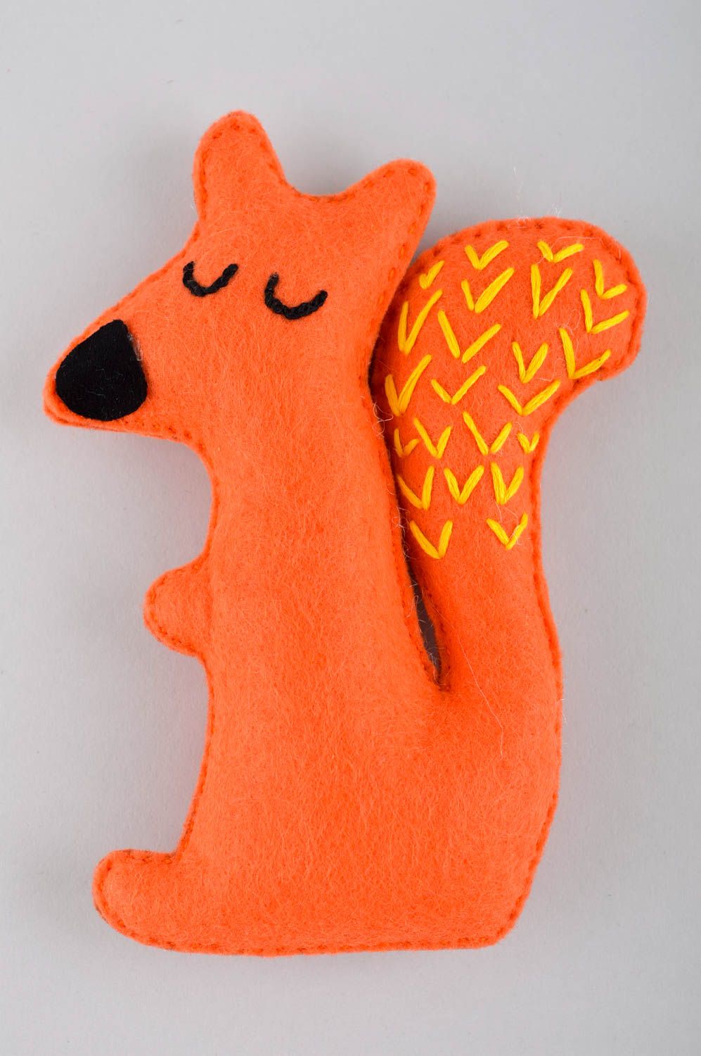 Игрушка ручной работы игрушка из шерсти игрушка из войлока Лисичка рыжая фото 2