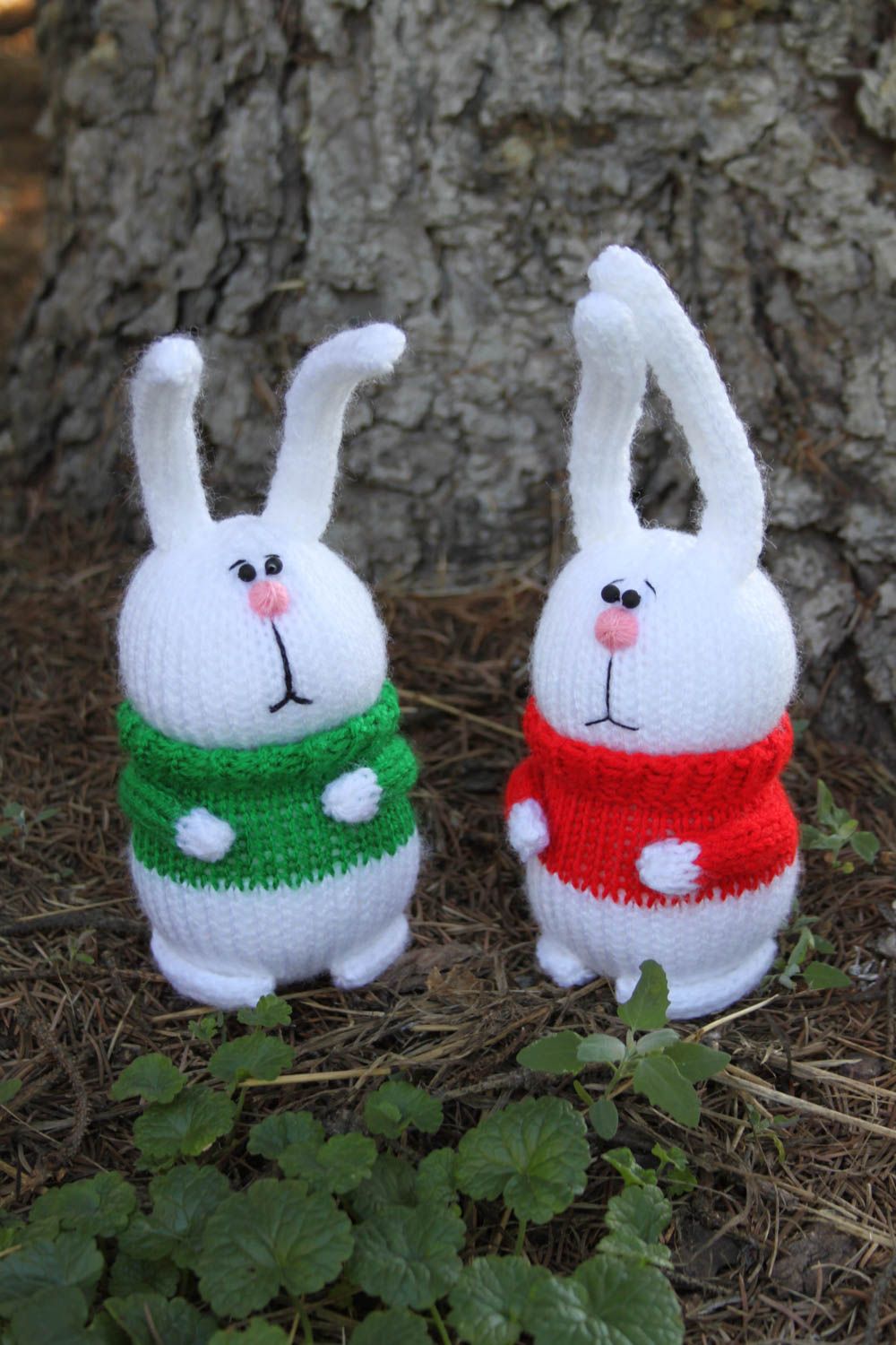 Мягкие игрушки ручной работы игрушки зайцы в красном и зеленом детские игрушки фото 1