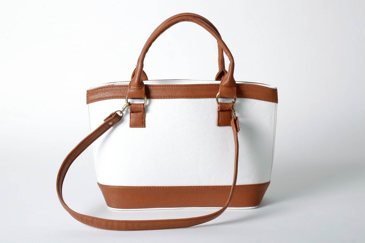 Women's leatherette purse photo 5