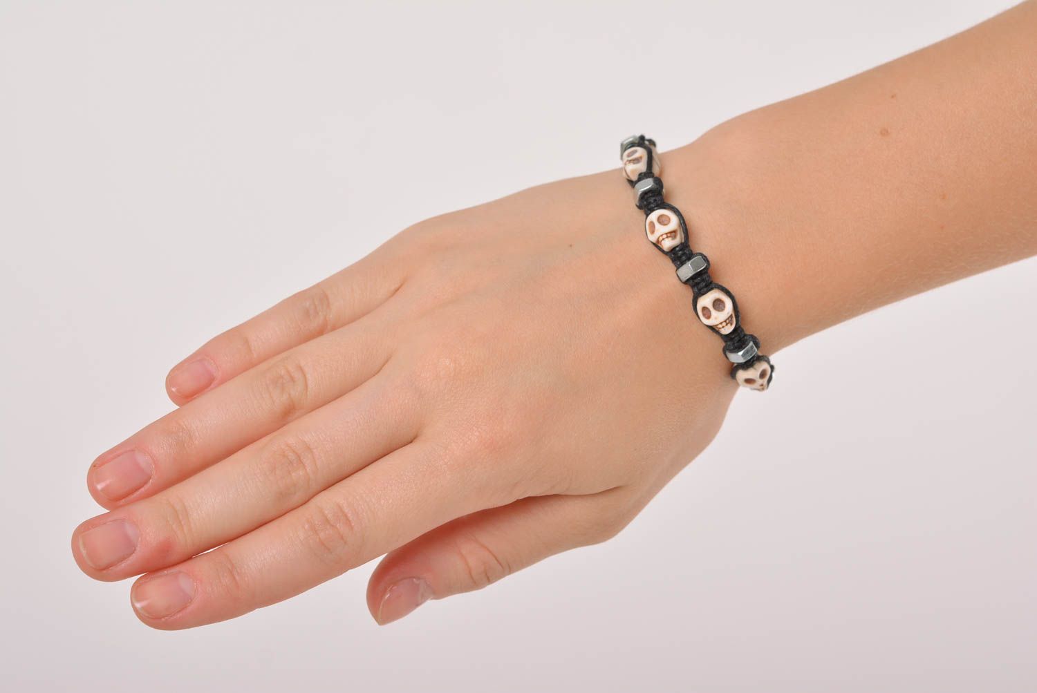 Hand-woven bracelet macrame bracelet handmade jewelry skull bracelet for girls photo 3