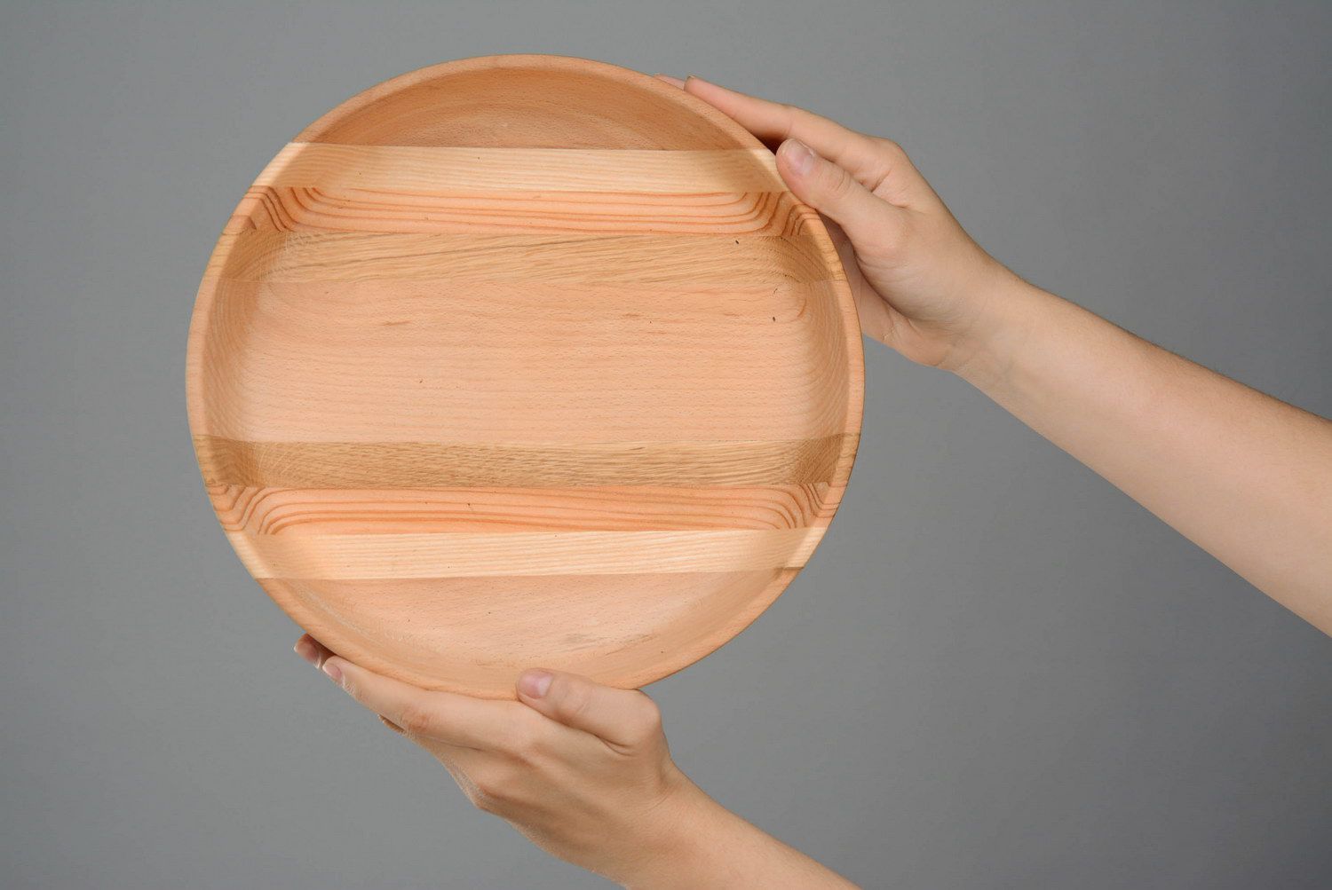 Assiette en bois faite main pour des produits secs  photo 5