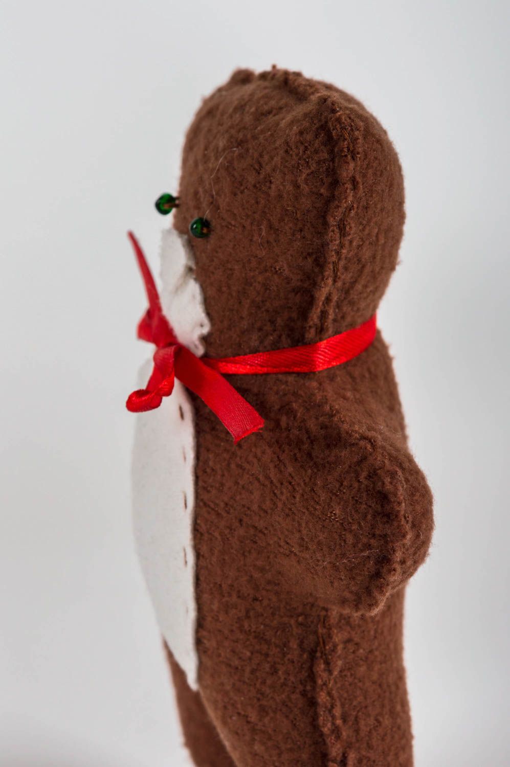 Игрушка мягкая медвежонок из флиса коричневый с бантом на шее ручная работа фото 5