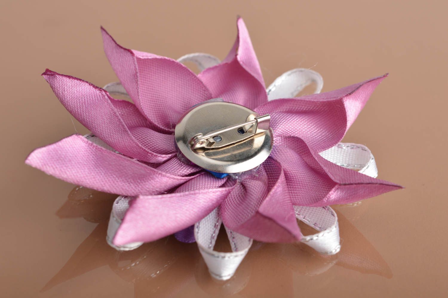 Handmade designer kanzashi flower brooch folded of satin ribbons with rhinestone photo 5