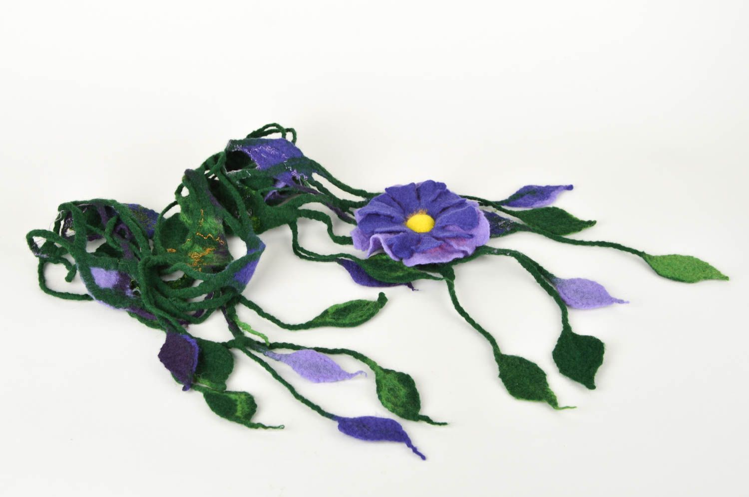Écharpe laine fait main Accessoire femme vert fleur bleue Cadeau femme photo 2