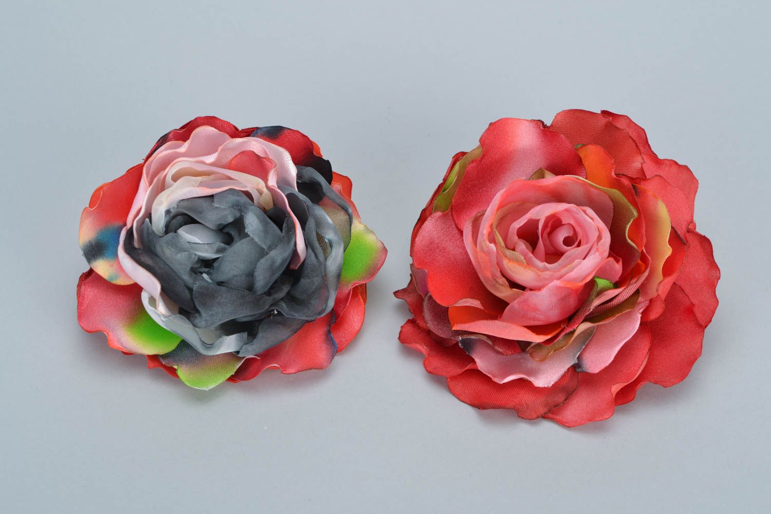 Set of handmade designer textile flower hair clips 2 pieces photo 5