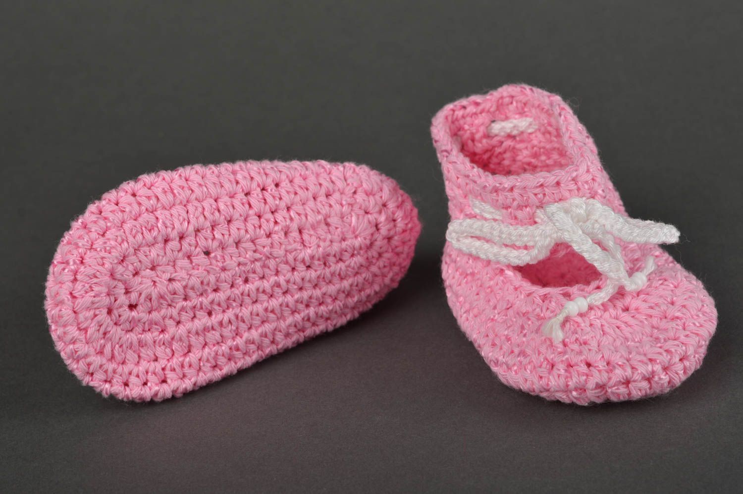 Chaussons de bébé au crochet faits main originaux roses Chaussures pour bébé photo 2