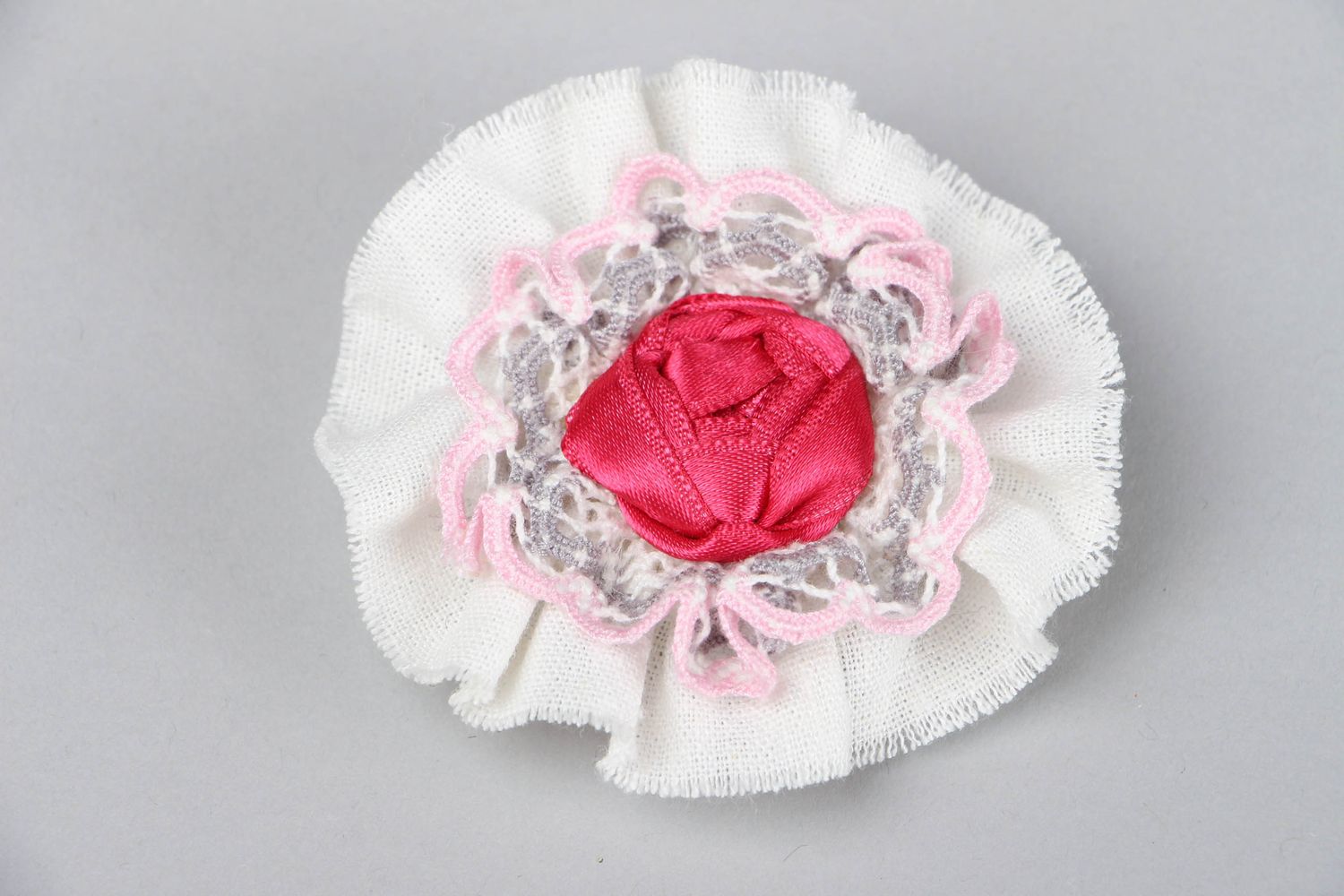 Brooch hairpin made of fabric and lace photo 1