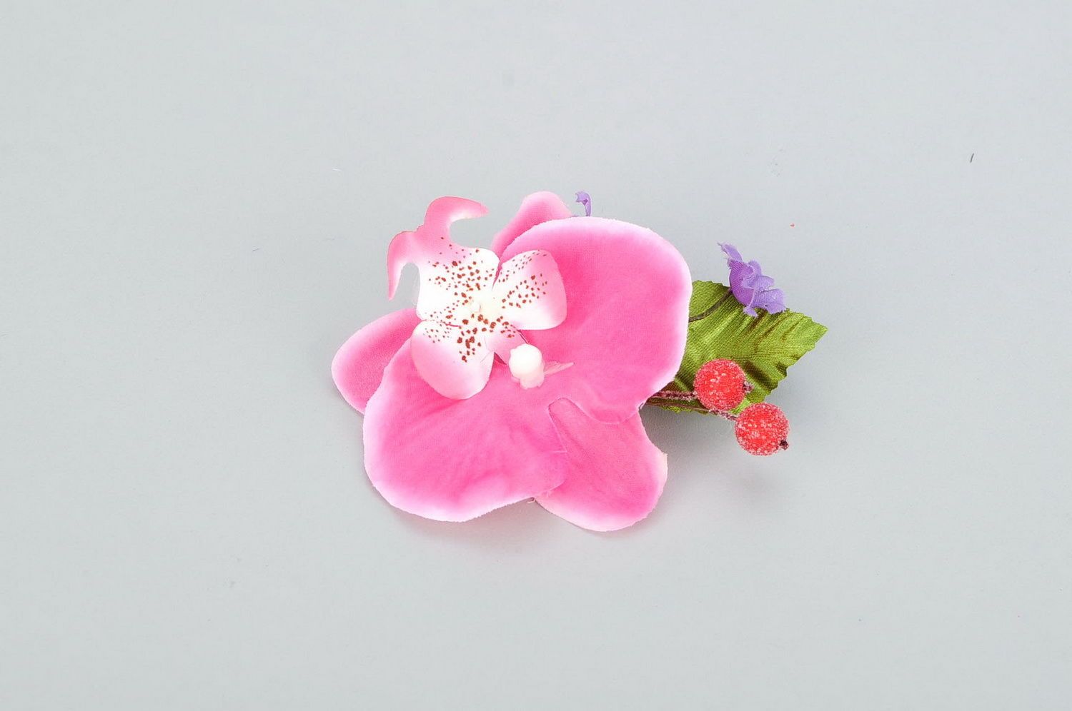 Hair clip with flowers photo 1