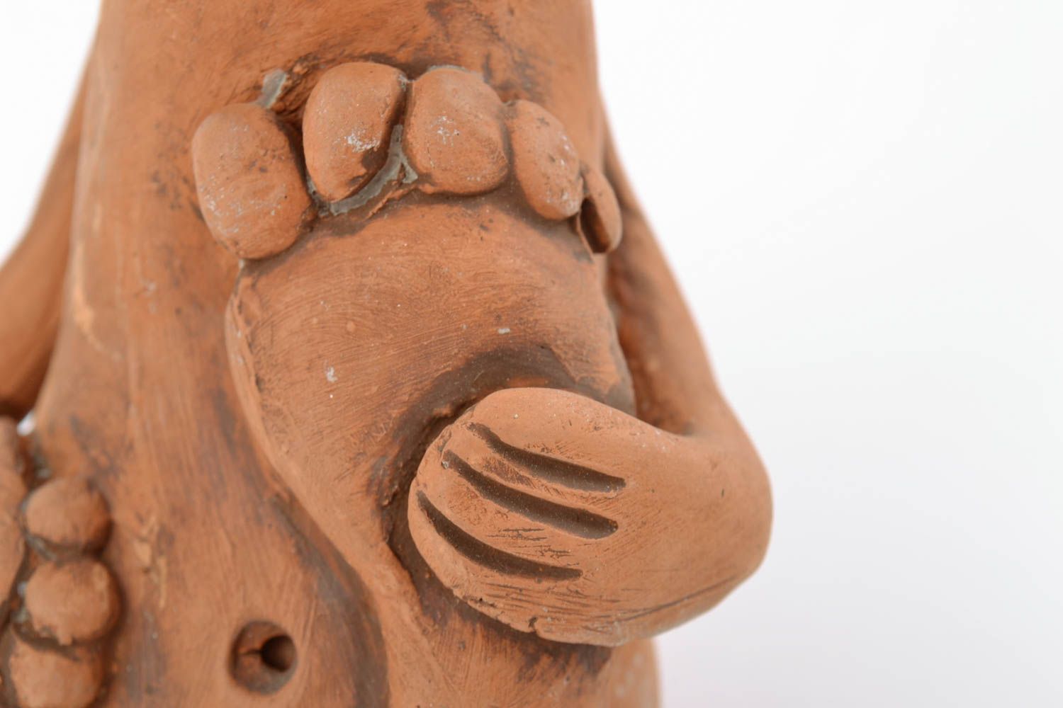 Забавная необычная глиняная статуэтка мужчины покрытая глазурью ручной работы фото 4