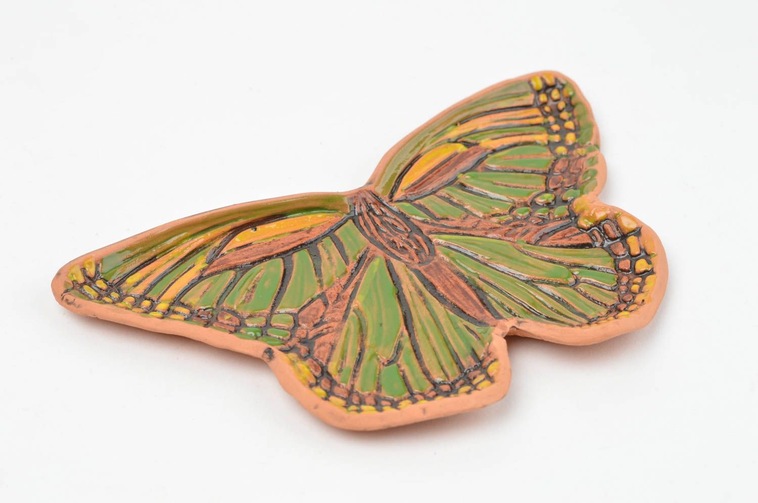 Керамическая тарелка бабочка ручной работы с росписью красками и глазурью фото 3