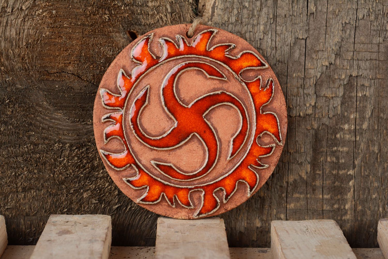 Amuleto de cerâmica Svaor foto 1