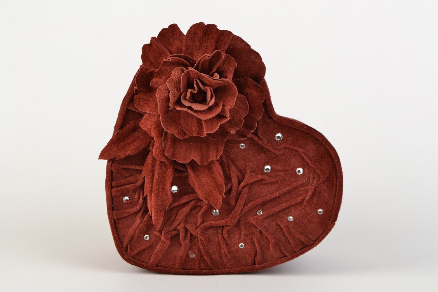 Handmade heart shaped designer jewelry box fitted with suede of brown color photo 1