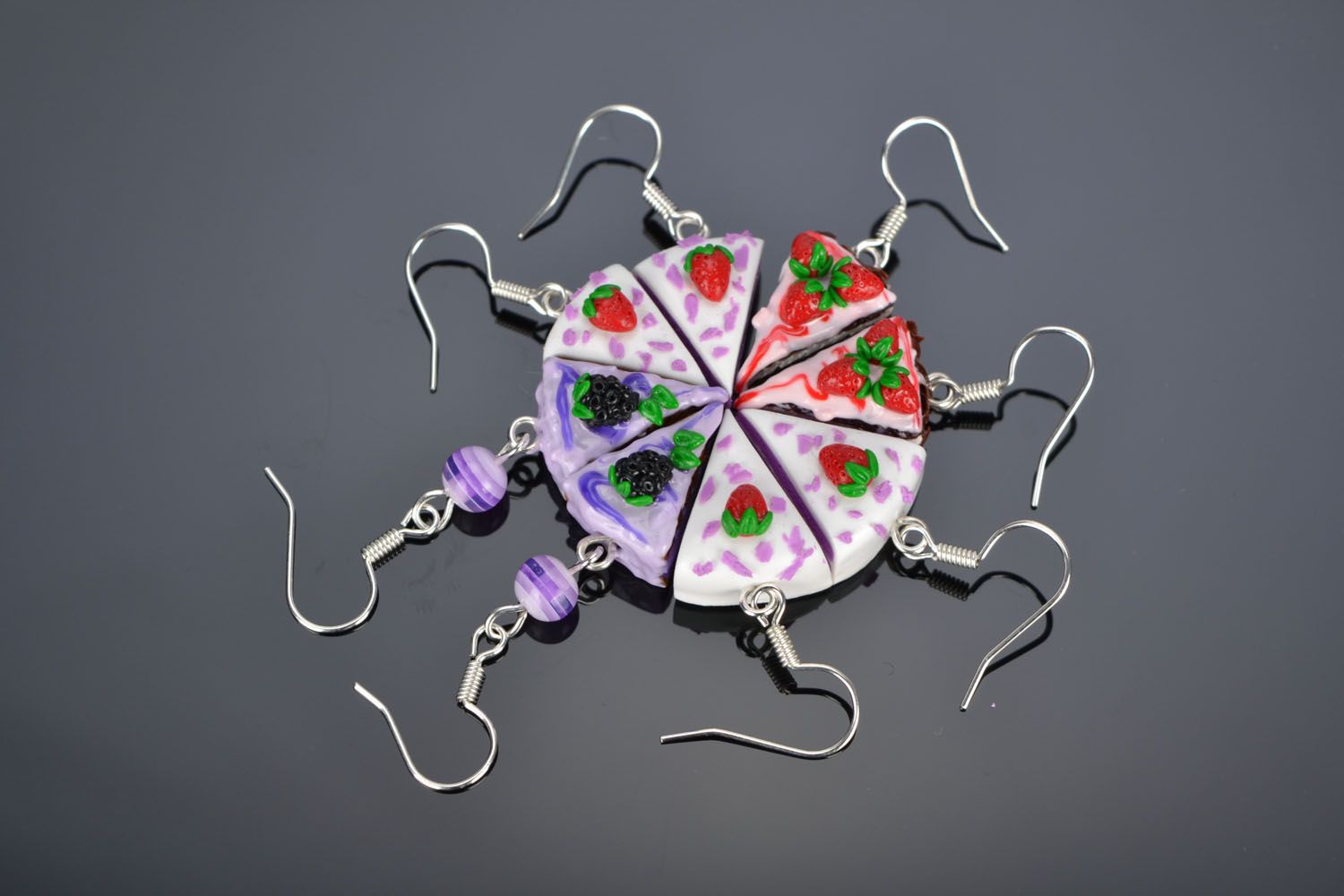 Orecchini belli in argilla polimerica fatti a mano accessorio a forma di dolci 
 foto 5