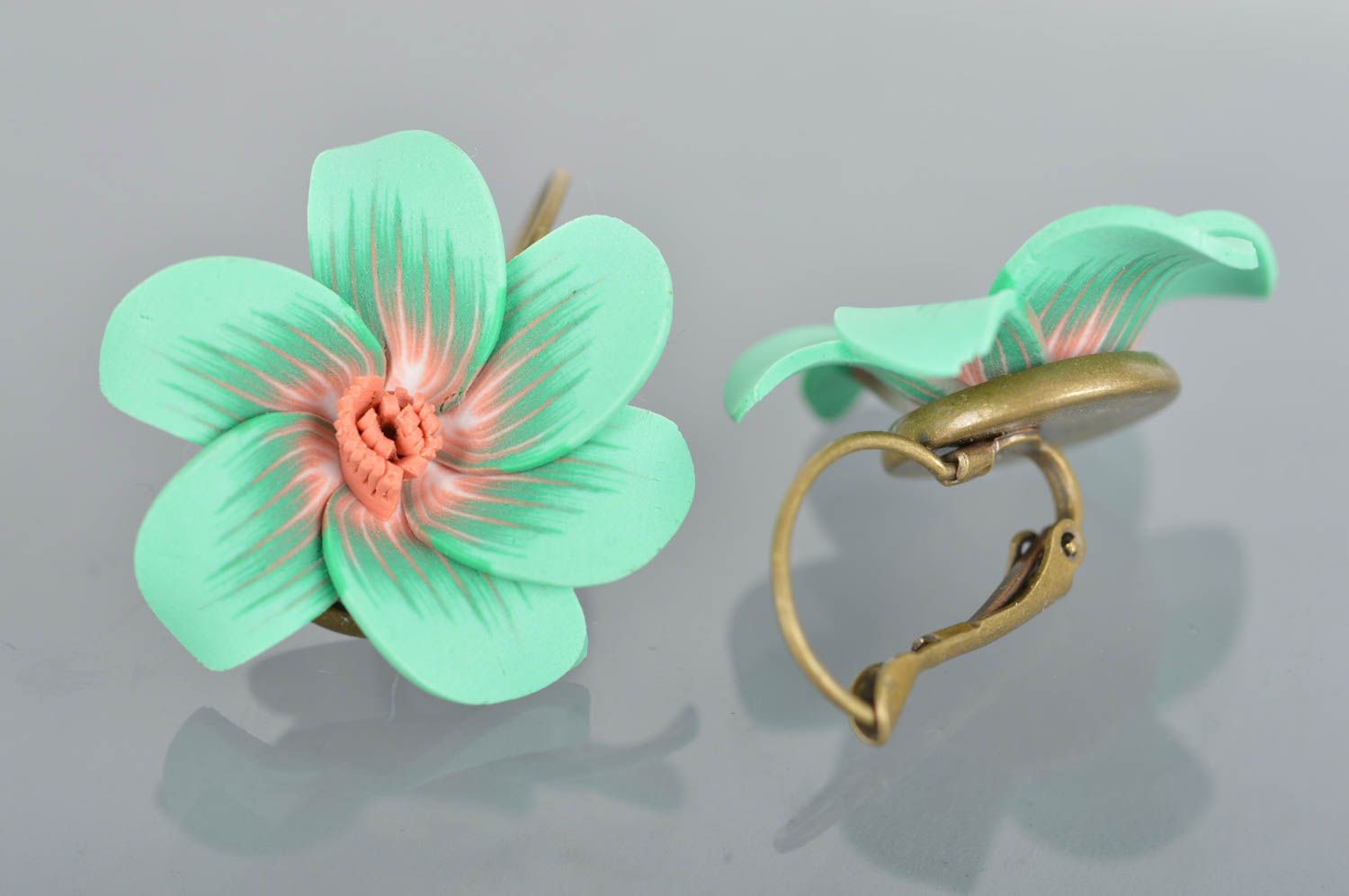 Boucles d'oreilles en pâte polymère faites main avec pendentifs fleurs bijou photo 5