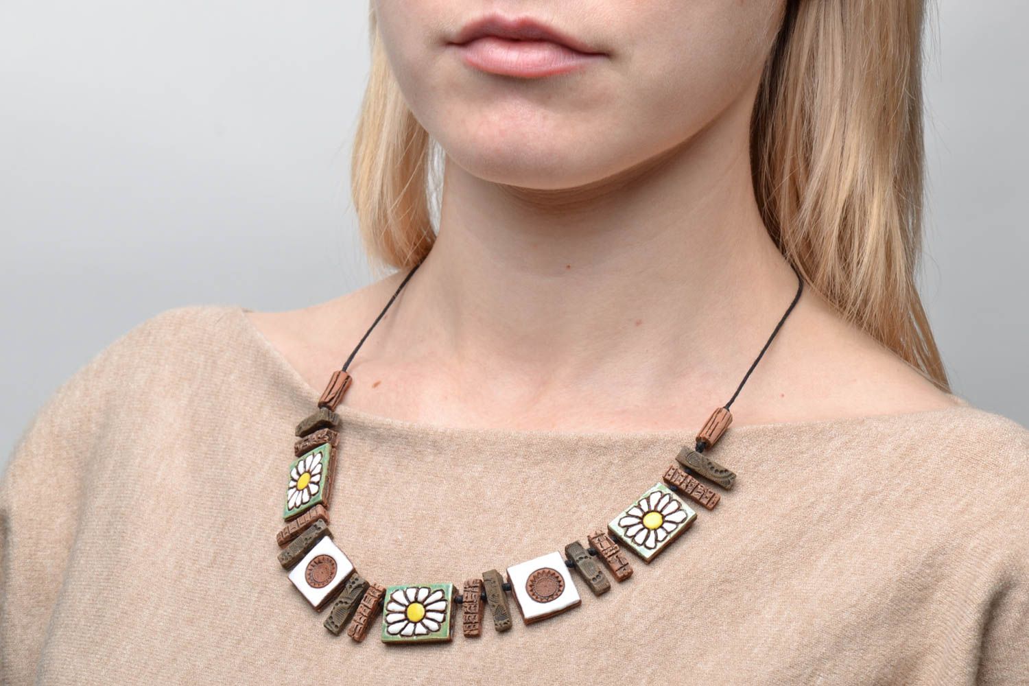 Colorful ceramic bead necklace photo 2