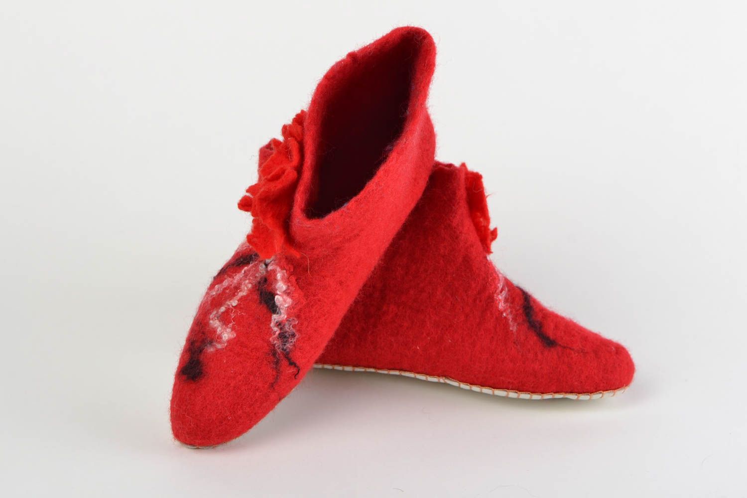Chaussons d'intérieur bottes rouges en laine naturelle feutrée faits main photo 3