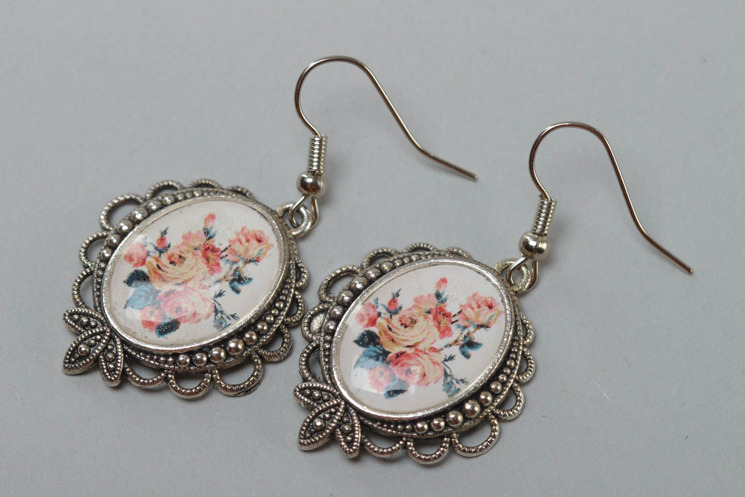 Stylish beautiful handmade glass glaze oval earrings with metal lace basis photo 2