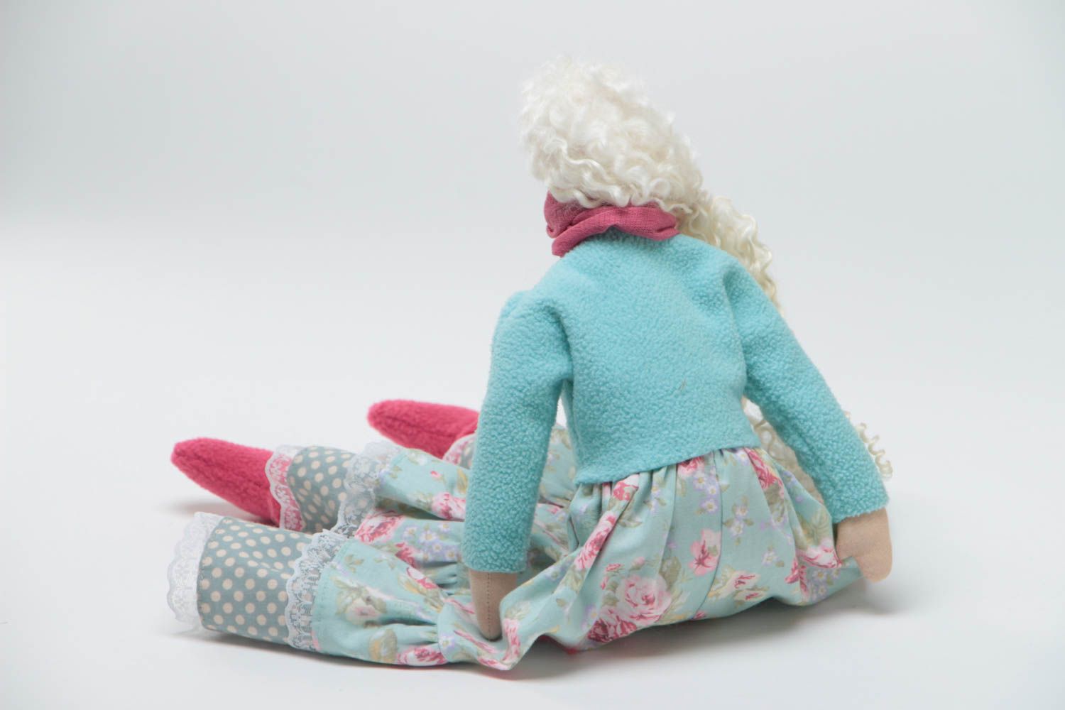 Игрушка кукла из ткани в голубом платье с белыми волосами красивая ручной работы фото 4