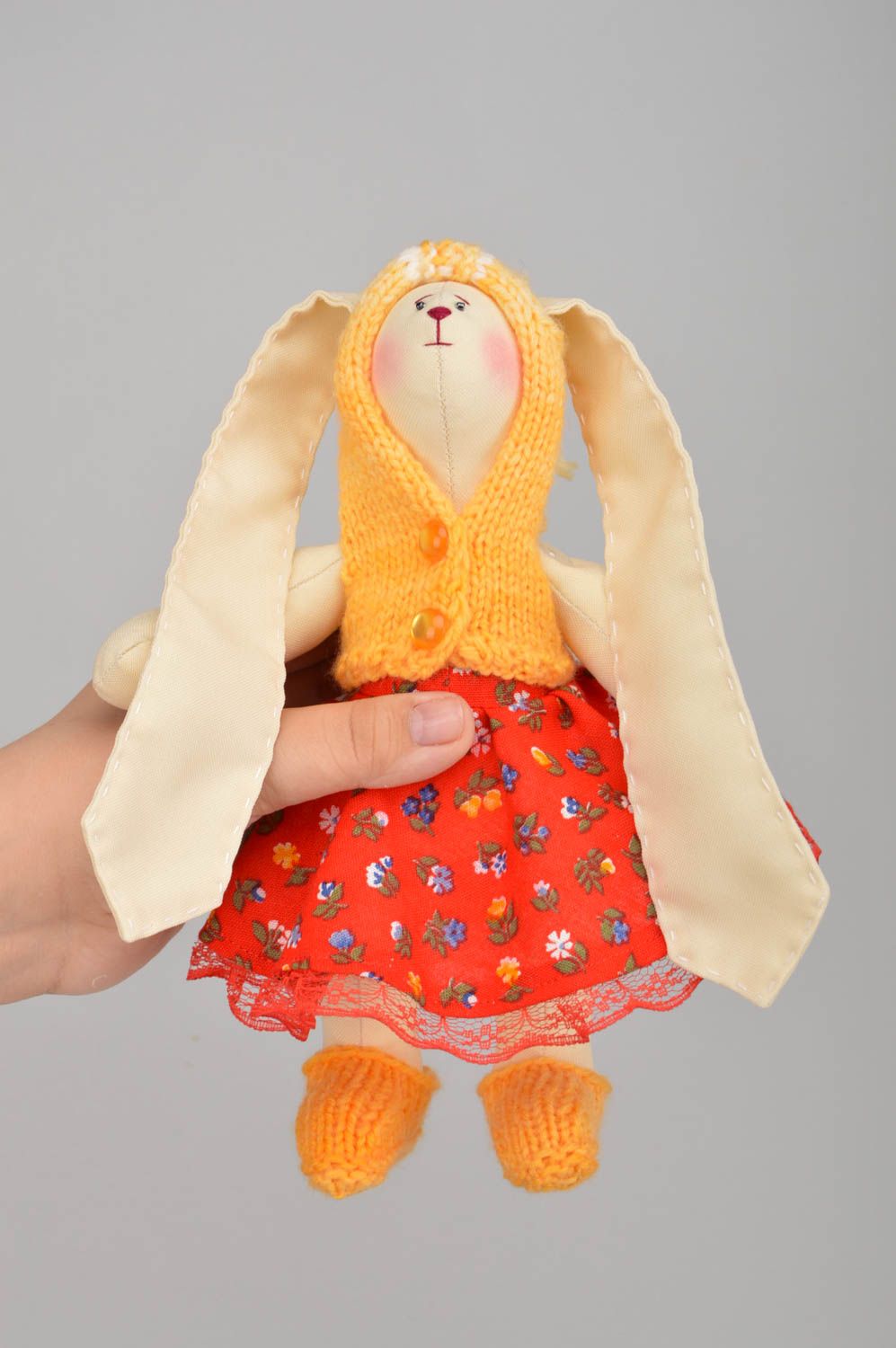 Conejito de peluche hecho a mano juguete artesanal regalo para niño foto 3