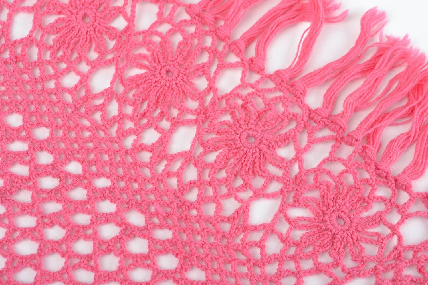 Châle au crochet Écharpe en laine fait main rose avec franges Cadeau femme photo 4