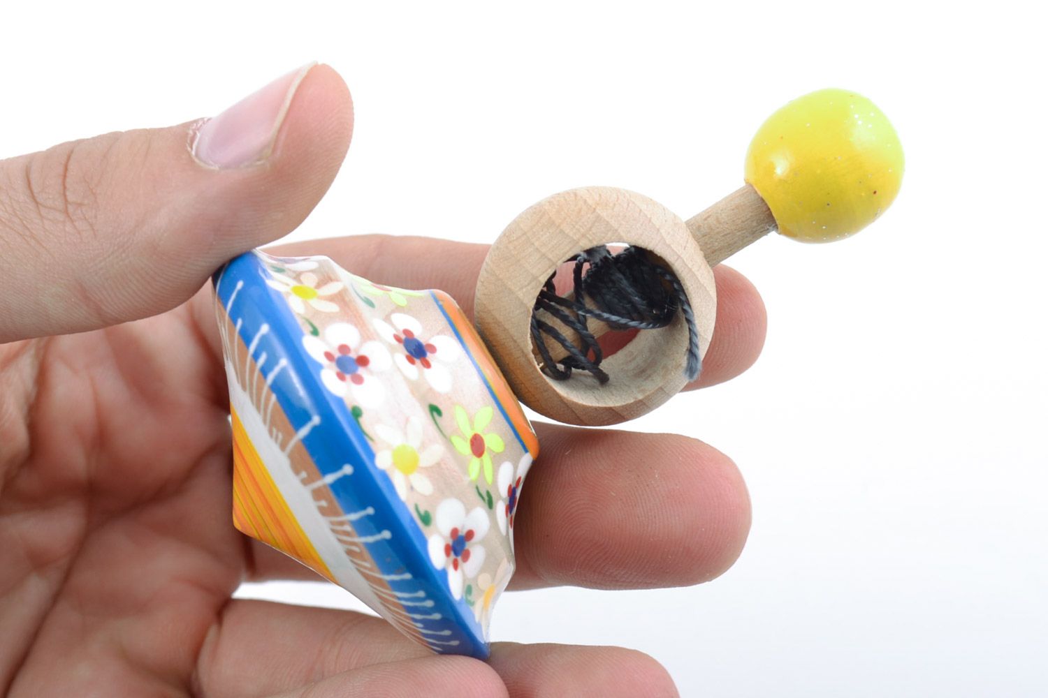 Деревянный волчок расписанный эко-красками ручной работы развивающая игрушка фото 4