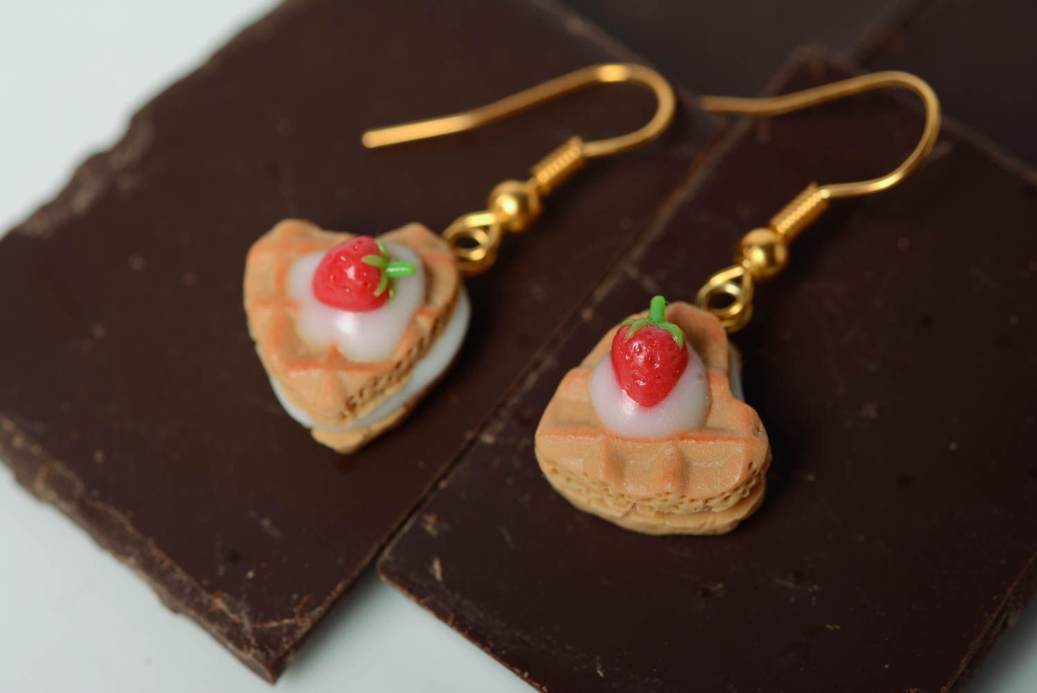 Handmade polymer clay colorful dangling earrings tiny heart-shaped cakes photo 1