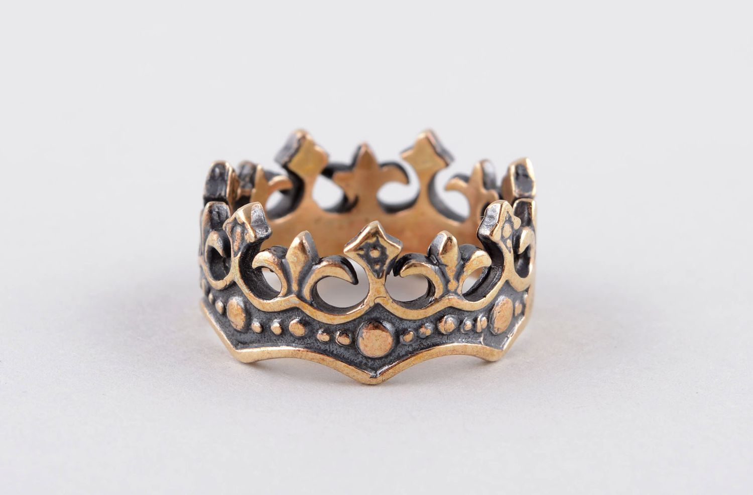 Кольцо ручной работы бронзовое кольцо почерненное женское кольцо оригинальное фото 1