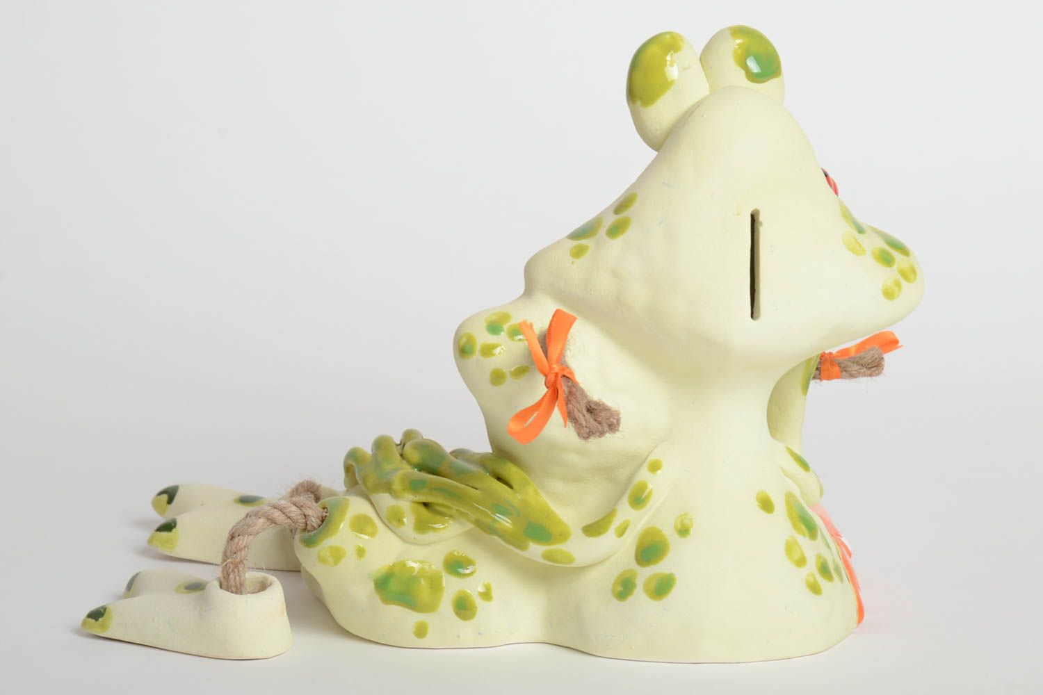 Tirelire céramique peinte Tirelire fait main forme de grenouilles Déco maison photo 5