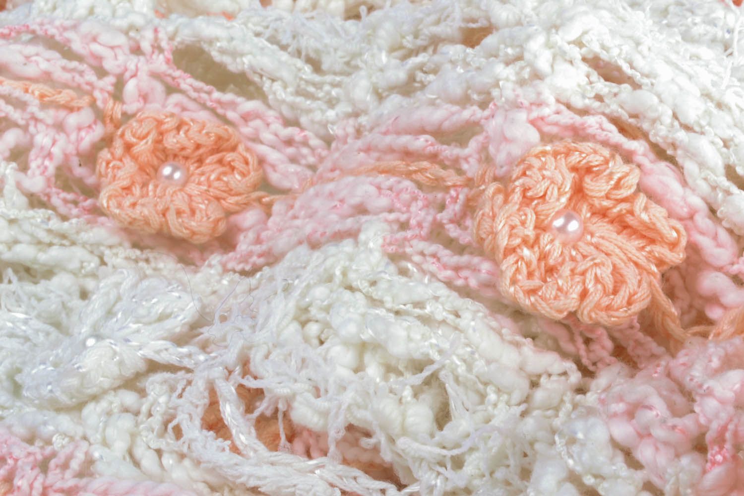Écharpe tricotée au crochet pastel fait main photo 3
