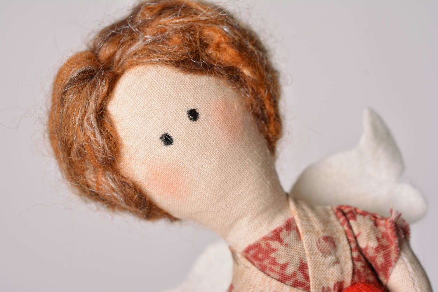 Kleines knuddeliges lustiges handgemachtes Spielzeug Puppe Engel aus Stoff foto 2