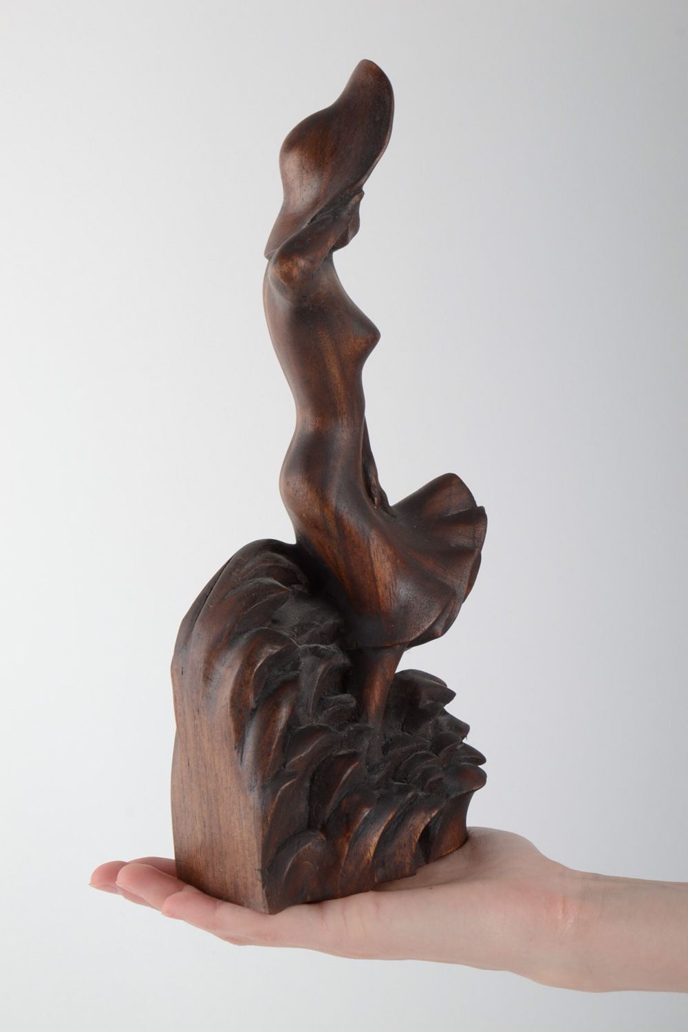Statuette décorative en bois faite main originale en forme de jeune fille photo 5