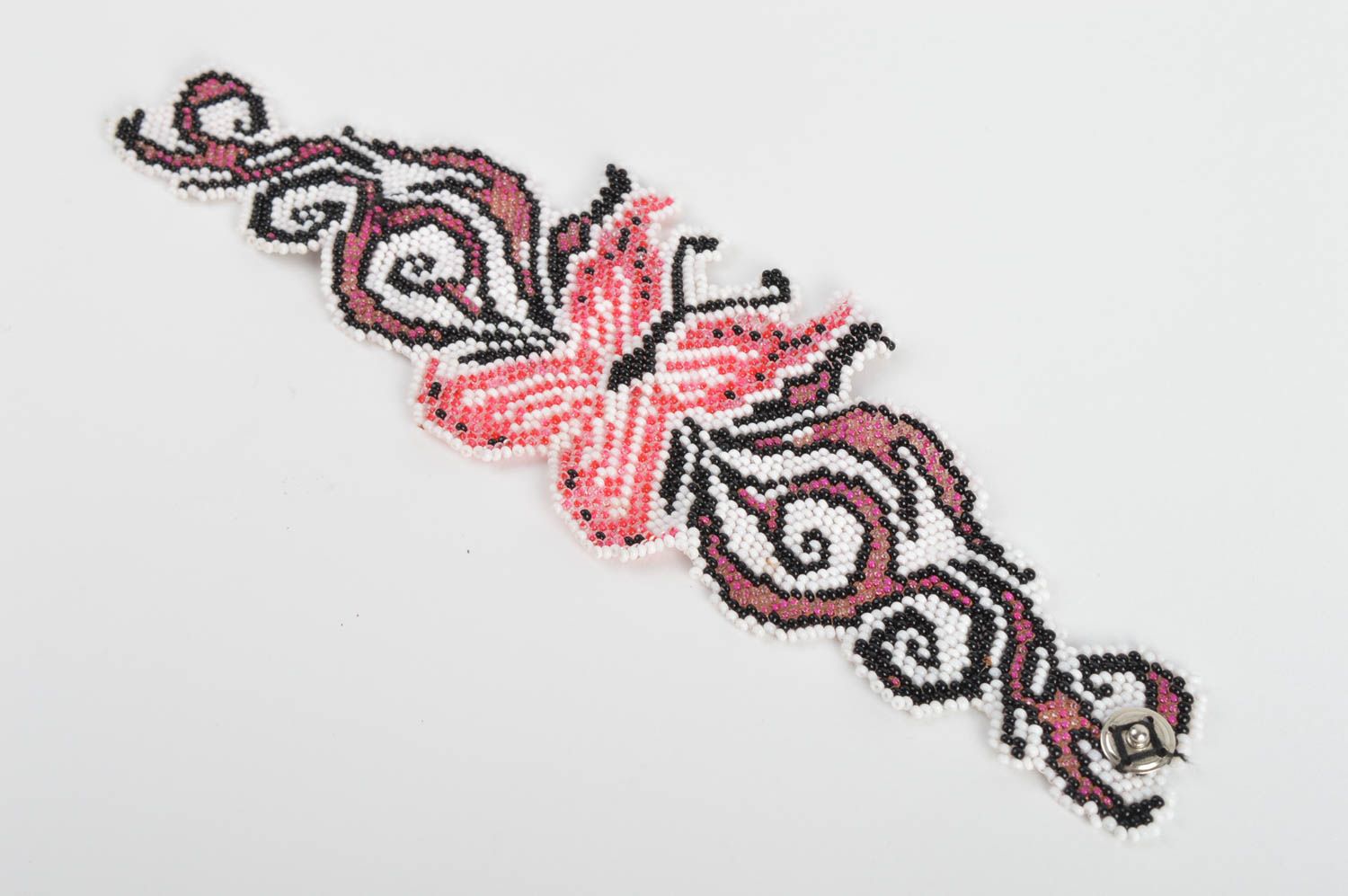 Красивый браслет из бисера авторский плетеный широкий с бабочкой ручной работы фото 3