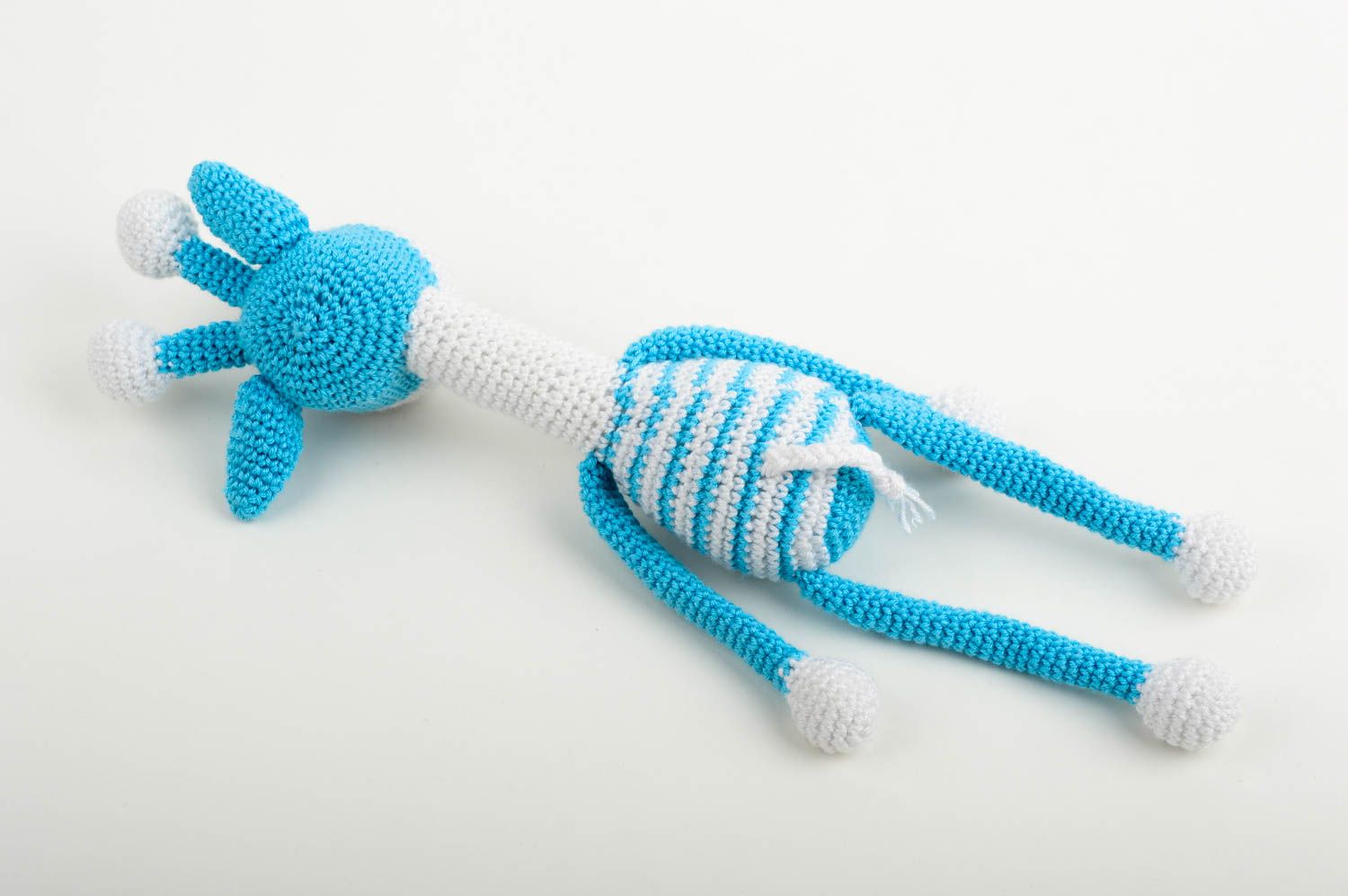 Peluche girafe faite main Jouet au crochet bleu-blanc Cadeau pour enfant photo 5