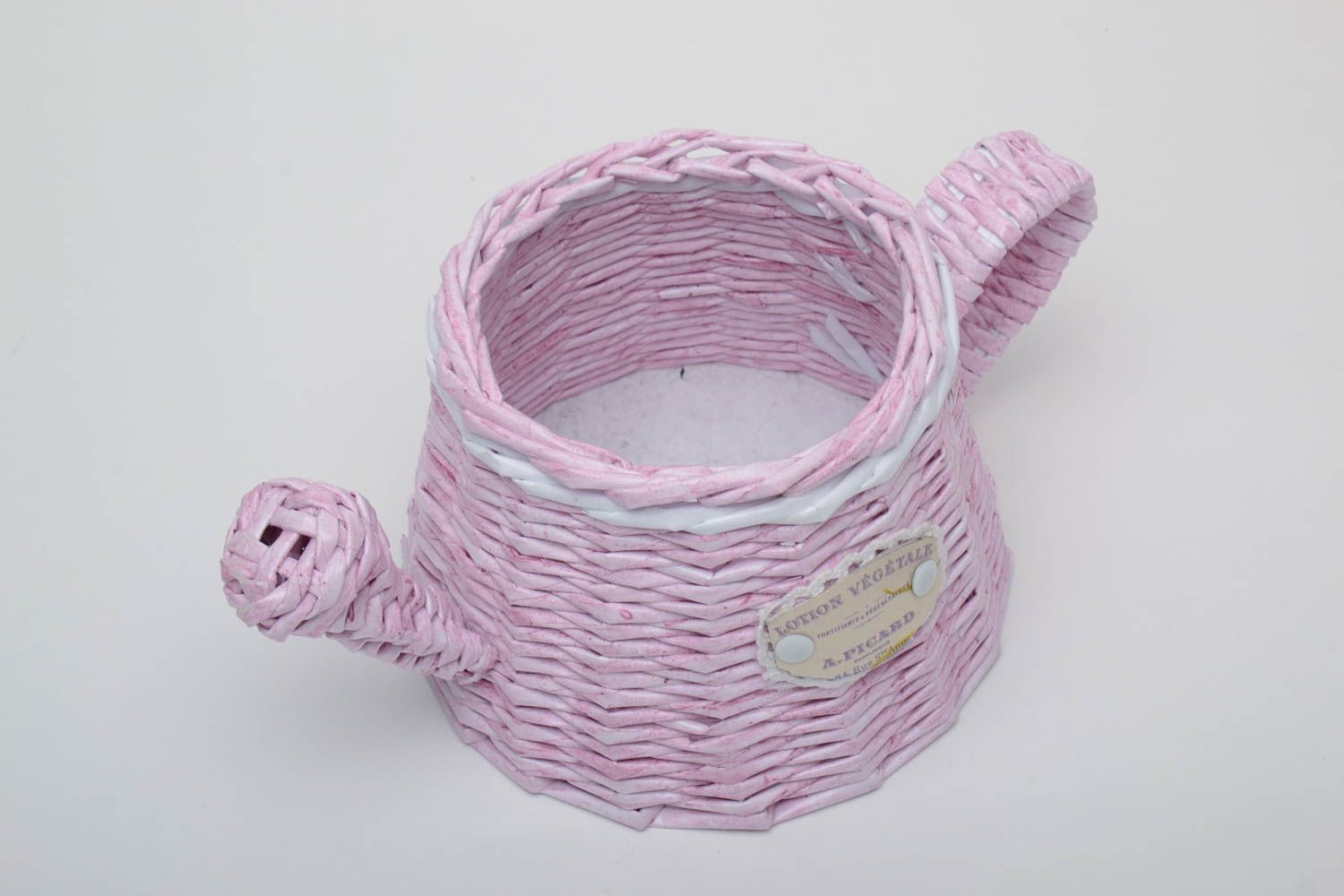 Decorative newspaper woven watering can photo 3