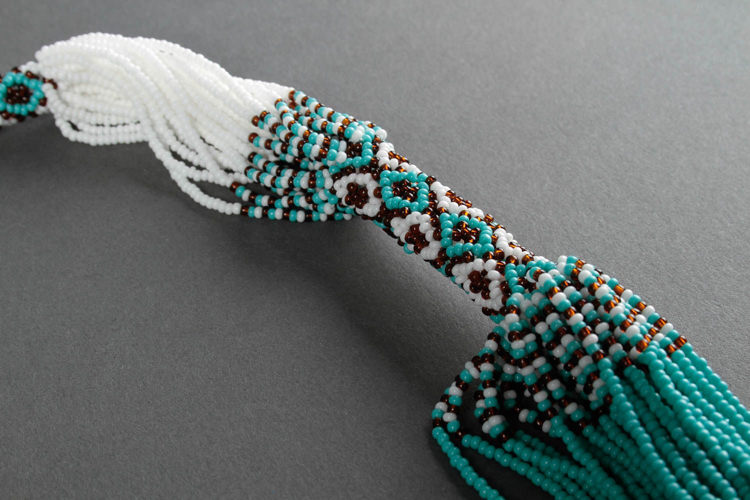 Колье из бисера украшение ручной работы многорядное ожерелье из бисера стильное фото 5