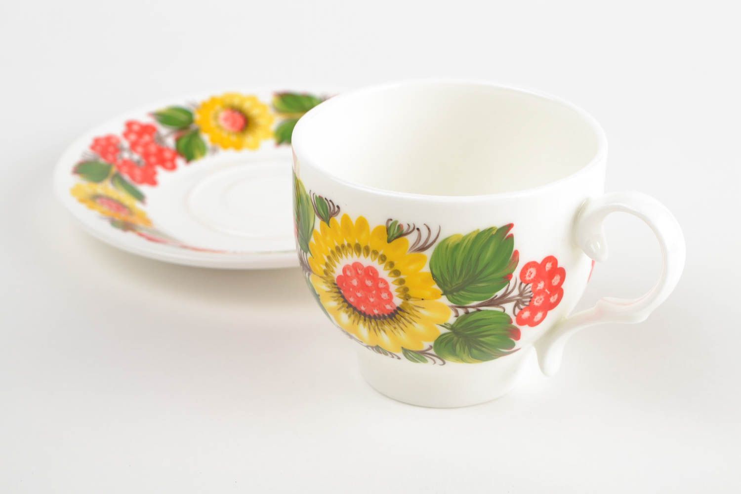 Russian style teacup in white, red, and green colors photo 3