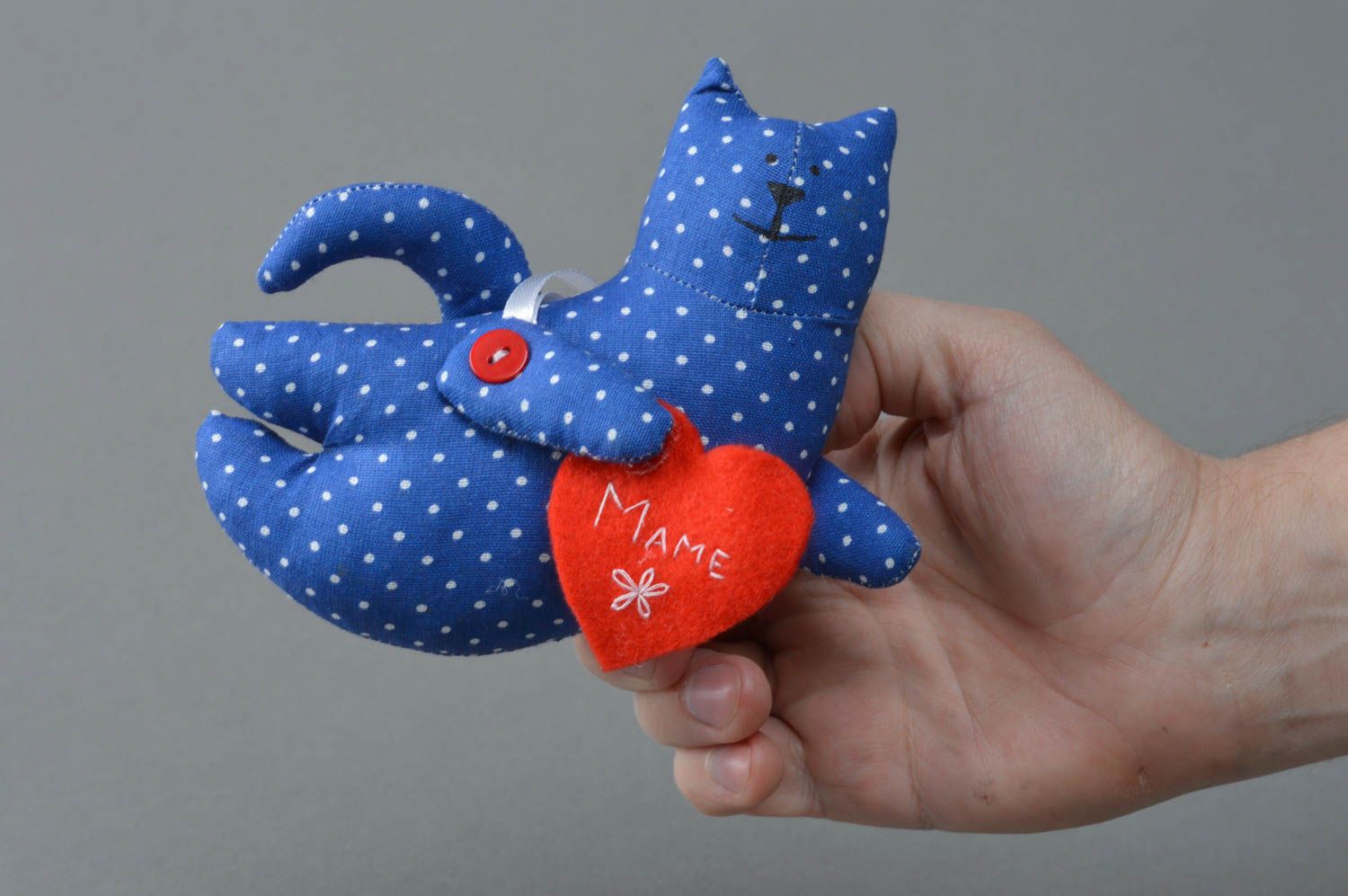 Suspension décorative chat bleu à pois avec cœur rouge faite main cadeau photo 4
