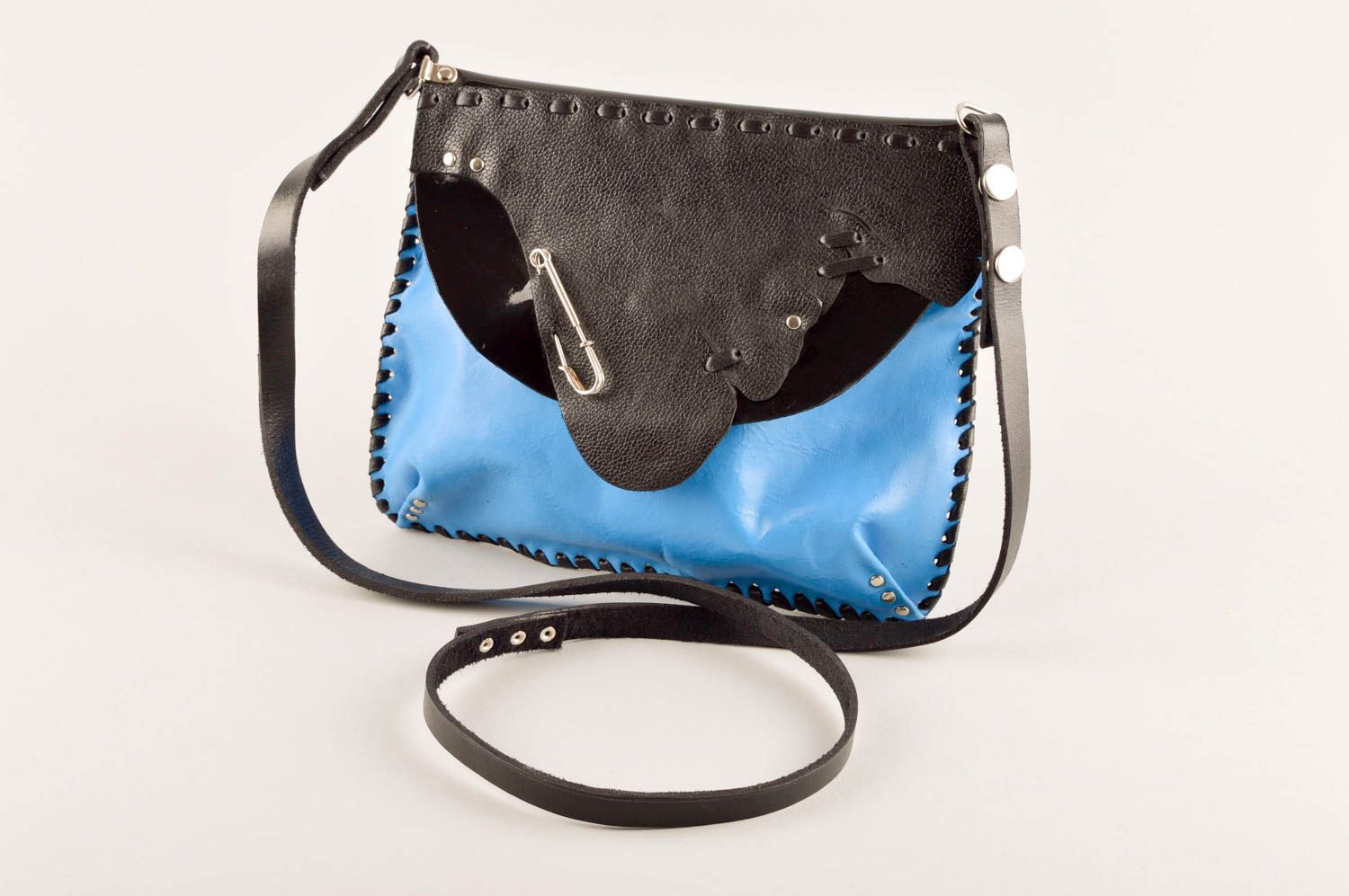 Сумка ручной работы сумка через плечо кожаная сумка голубая с черным красивая фото 2