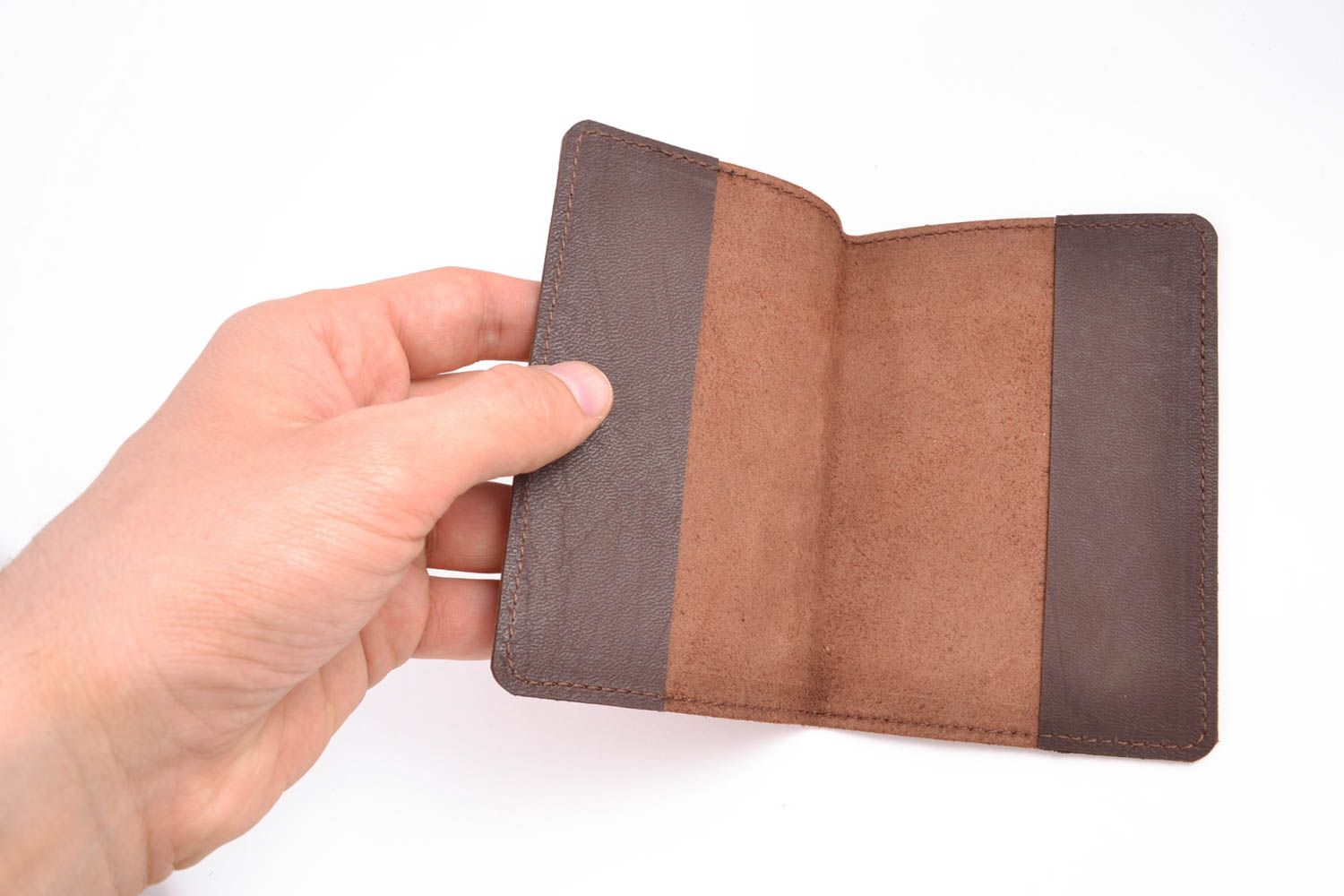 Couverture pour passeport faite main originale en cuir naturel de couleur brune photo 2