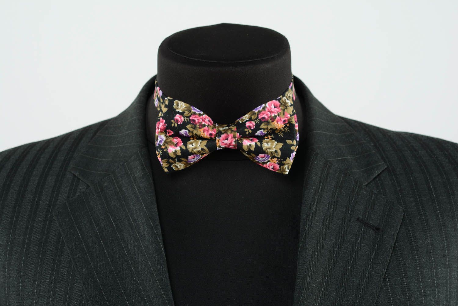 Black bow tie with roses photo 2