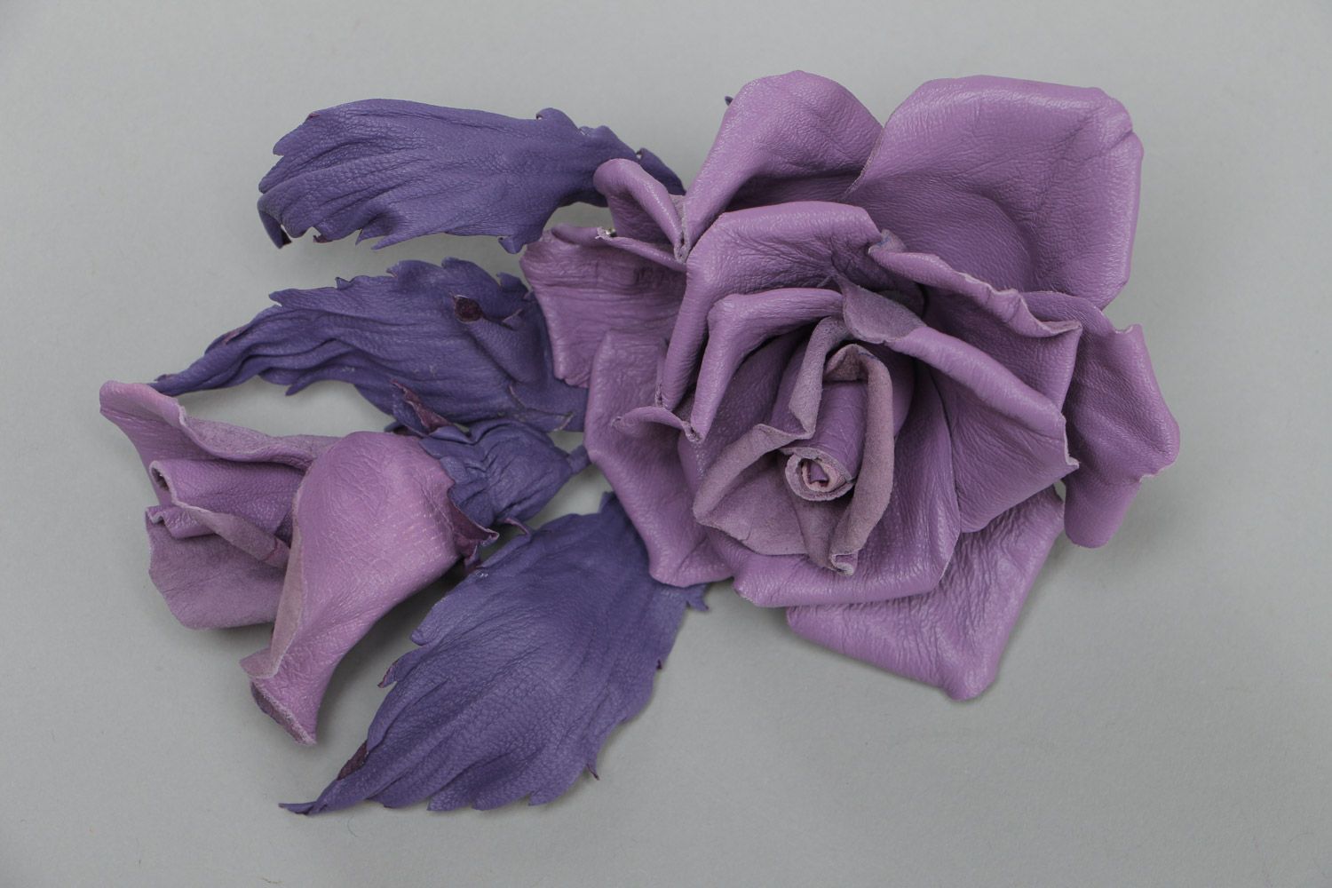Handmade beautiful brooch made of leather in the form of large purple rosebuds  photo 2